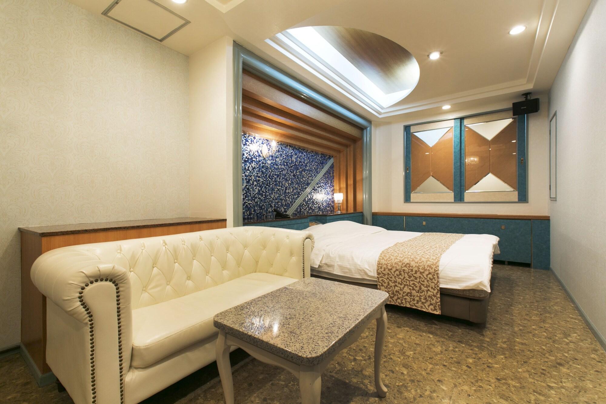 Hotel Atlantis Toyonaka (Adults Only) Экстерьер фото