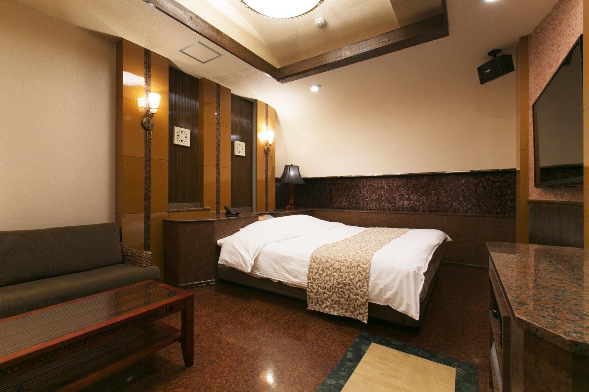 Hotel Atlantis Toyonaka (Adults Only) Экстерьер фото